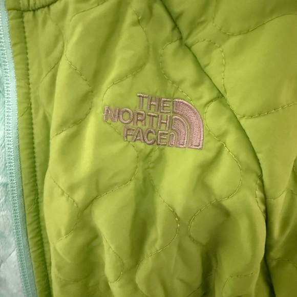 The North Face girls Green Jacket - Picture 4 of 11